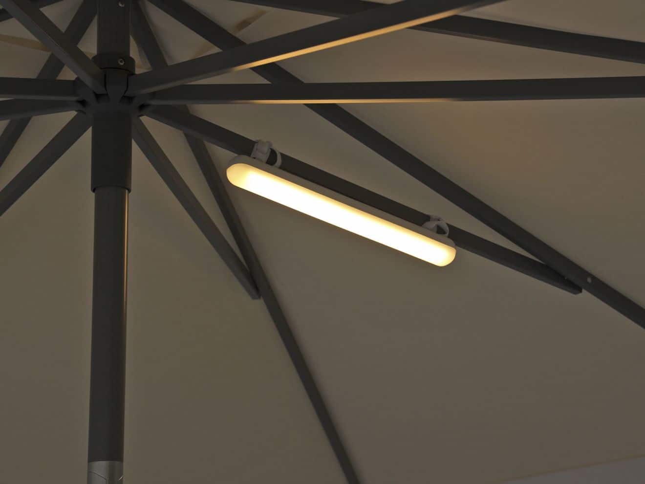 New Garden Banana LED-Außenlampe aufladbar dimmbar 35 cm